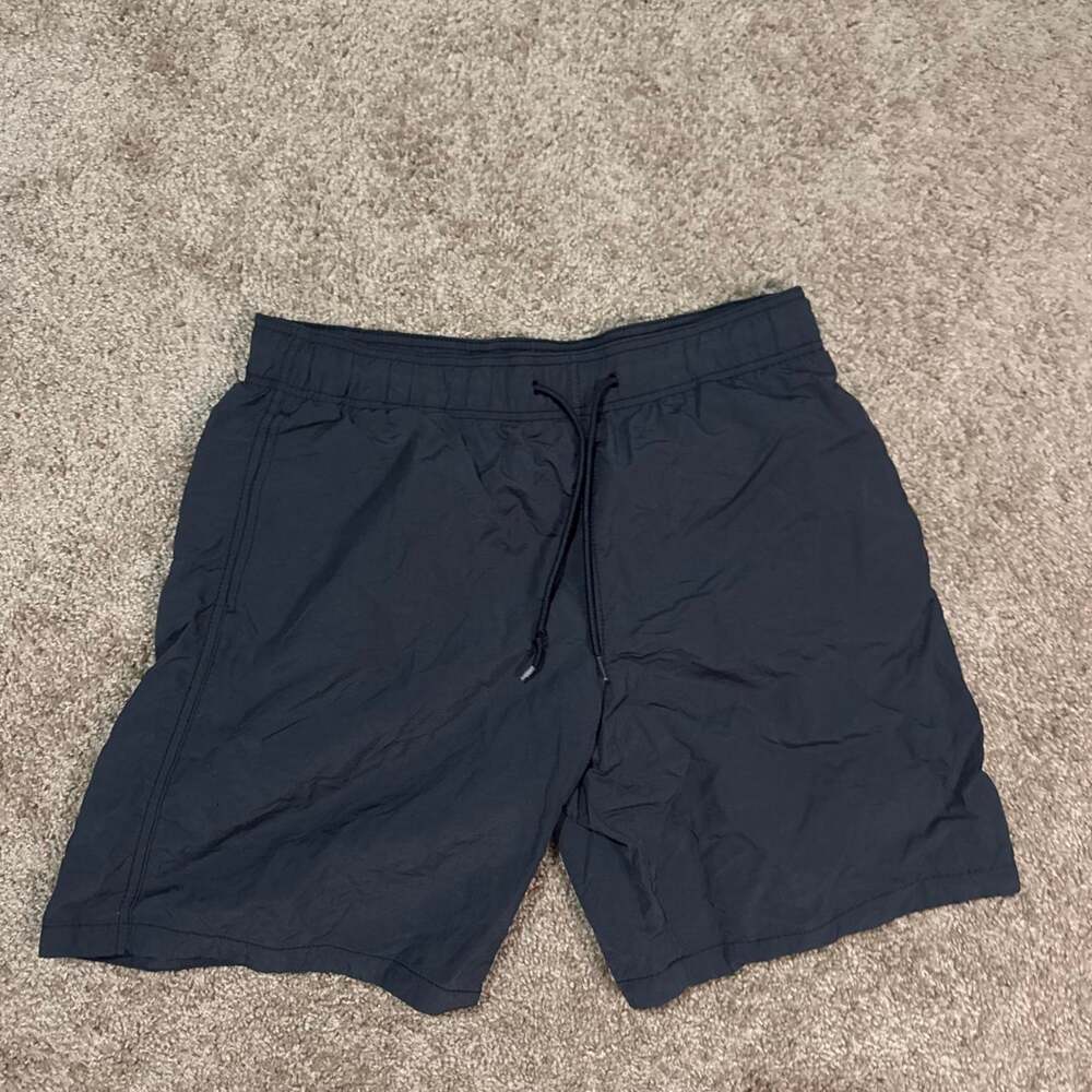 Hm black swim shorts size